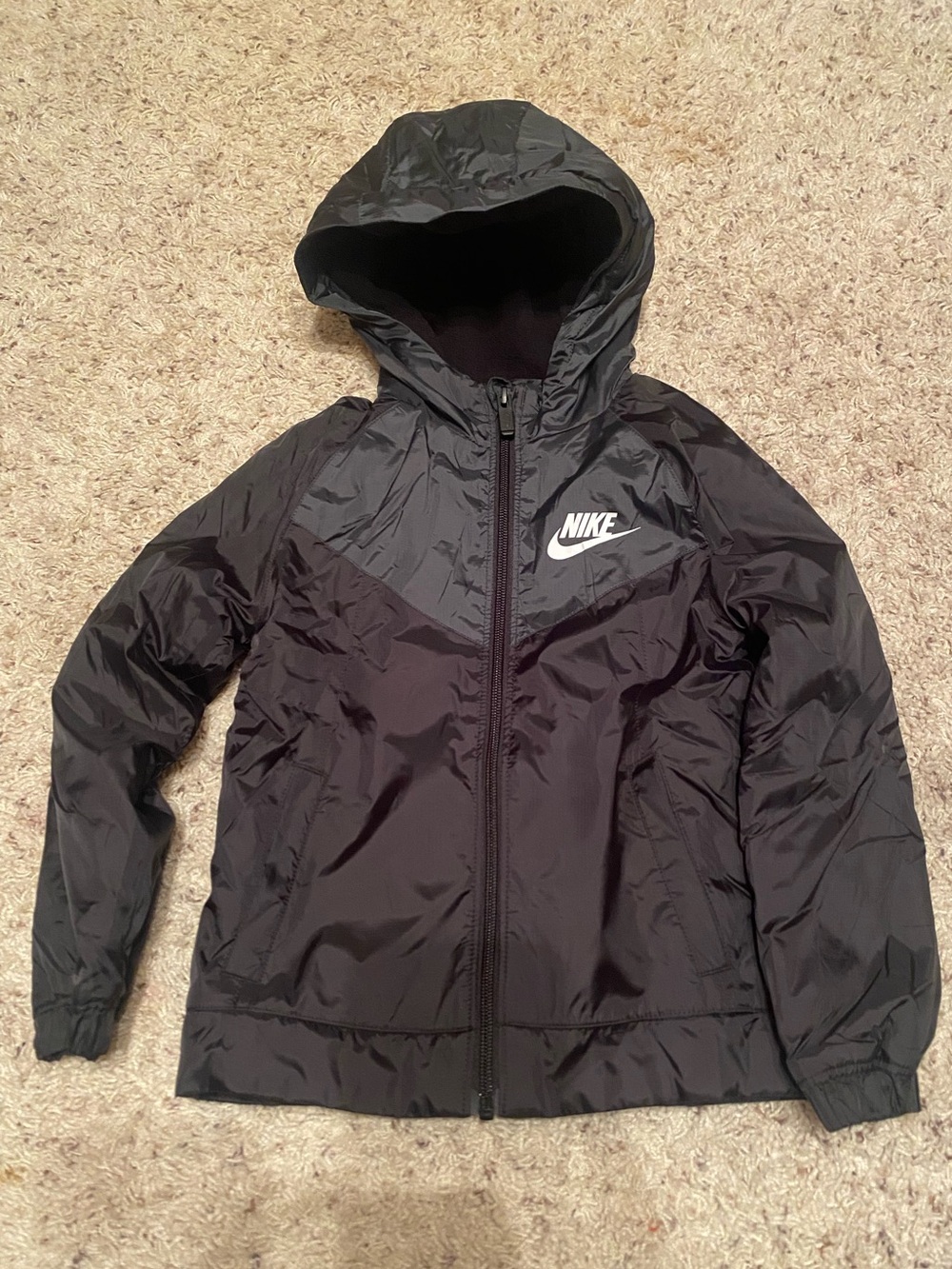Nike NWOT Black Kids Fleece Lined windbreaker Raincoat with Hood & pockets 4T